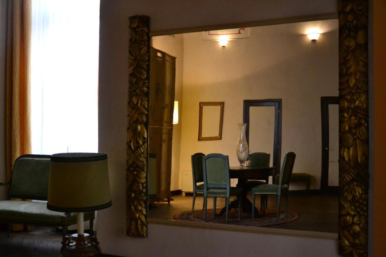 Castello Di Compiano Hotel Relais Museum Esterno foto