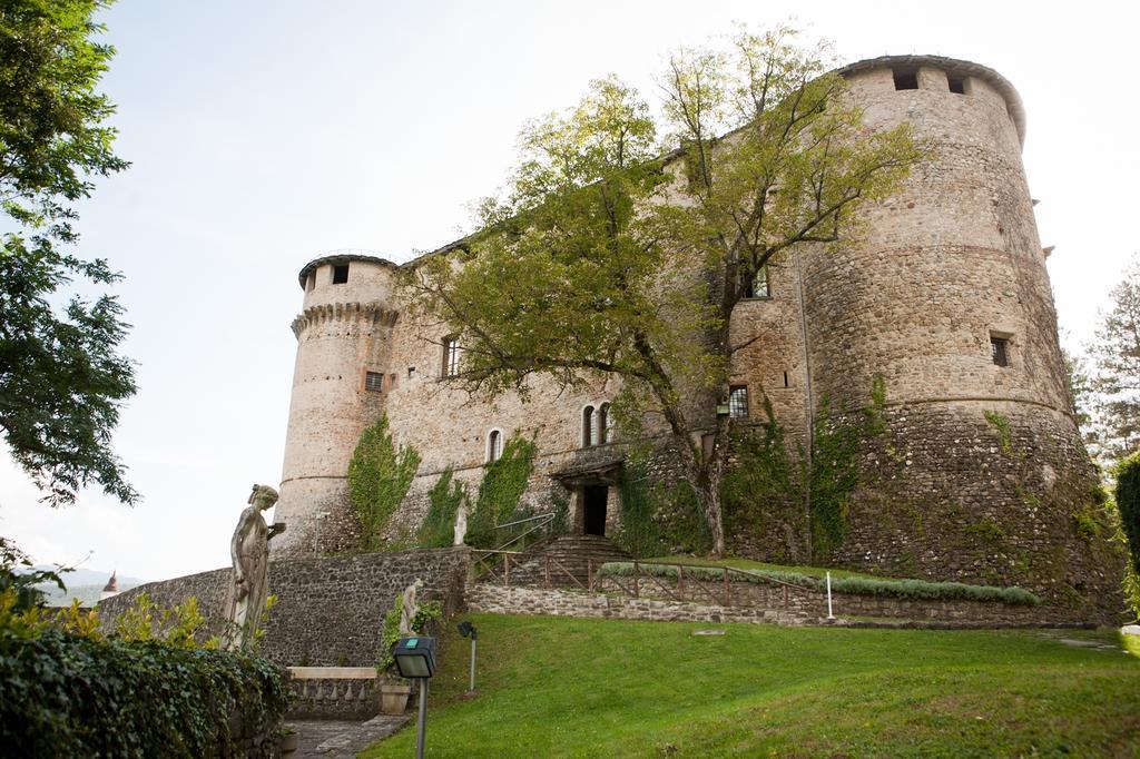 Castello Di Compiano Hotel Relais Museum Esterno foto