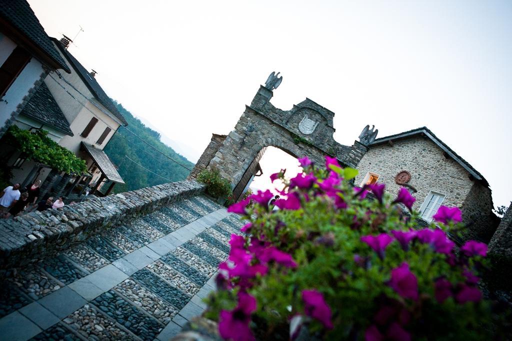 Castello Di Compiano Hotel Relais Museum Esterno foto