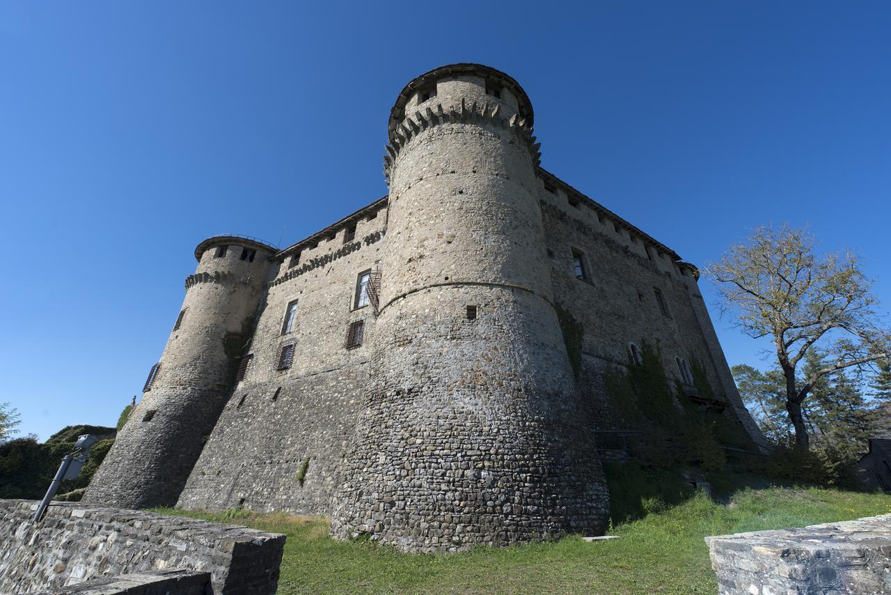 Castello Di Compiano Hotel Relais Museum Esterno foto